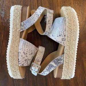 NWT Soda Python Sandals